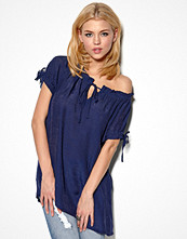 B.Young Glory Tunic