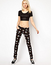 Tripp NYC Skull And Roses Skinny Jeans