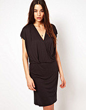 American Vintage V Neck Dress With Gathered Waist