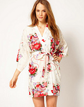 Kiku Kyoto Floral Print Short Kimono