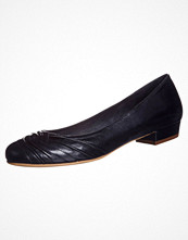 Johannes W. Ballerinas Svart