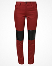 Phonz says black Jeans straight leg Rött