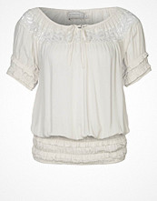 Cream PATRICIA Vitt