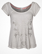Culture T-shirt med tryck Grått