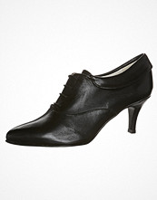 Johannes W. Ankelboots Svart