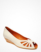 Shoebiz Sandal