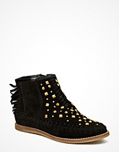 Mimic Copenhagen Suede Boots