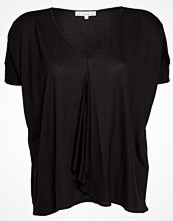 Dagmar Ponce Lyocell Top Black