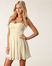 Elise Ryan Cornelli Lace Dress
