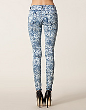 Vila Cleavo Paisly Denim Pants