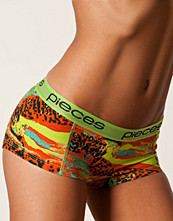 Pieces Logo Lady Boxers