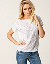 A|wear Embroided V Back Top