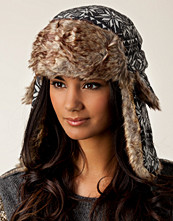 Rut&Circle Love Star Earflap Hat