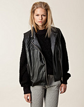 Nowhere Legend Vest
