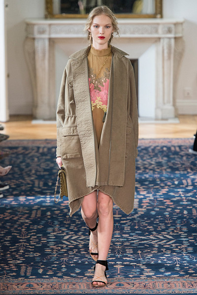 Valentino Spring 2017 Look 28