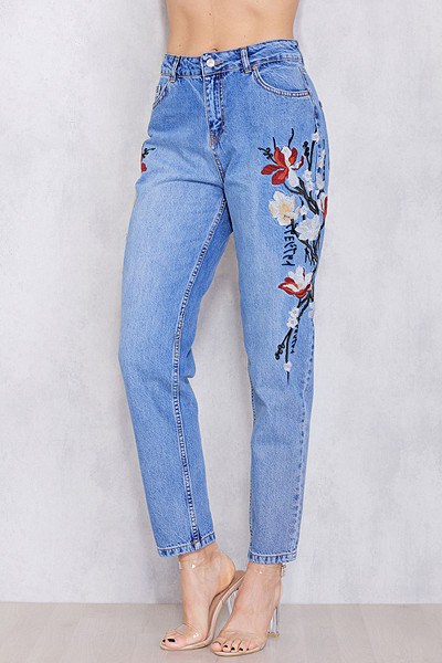 Chiquelle blå jeans med brodering och hög midja