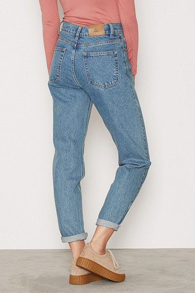 NLY Trend jeans med stora fickor baktill