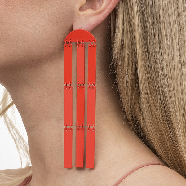 Gina Tricot stora röda örhängen i metall