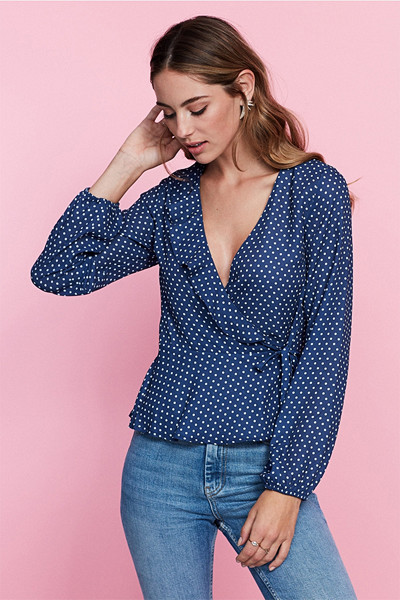 Gina Tricot blå prickig blus