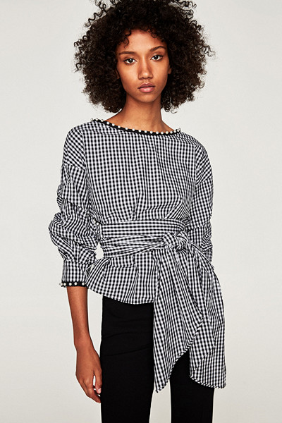 Zara blus med pärlor