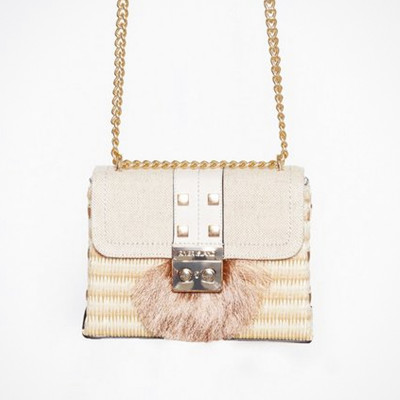 River Island liten handväska med dekorativa nitar