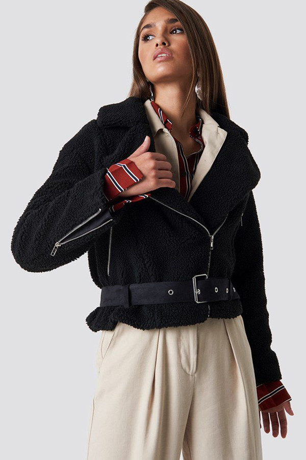 Hannalicious för NA-KD teddyjacka i bikermodell