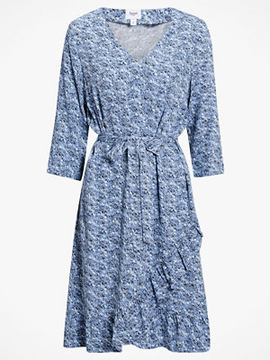 Snygga kläder från Saint Tropez Modegallerian Saint Tropez Klänning Party Dress W Lace Blå