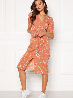 Jacqueline de Yong Esmarilla SS Dress Klänningar online Jacqueline de Yong Klänning jdySibel 24 Midi Dress Wvn