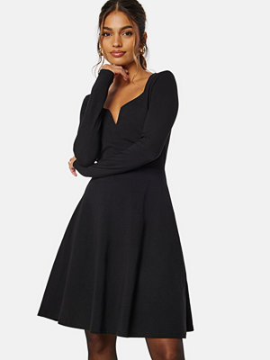 Bubbleroom Square V-neck L/S Skater Dress Black