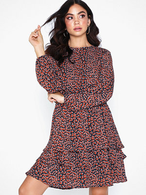 Sisters Point Gipa Dress Klänningar online Modegallerian Sisters Point Vini Dress Klänningar online Modegallerian