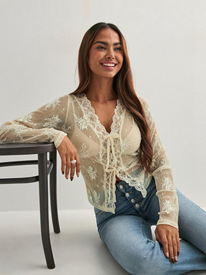 Nelly Delicate Lace LS Top - Beige