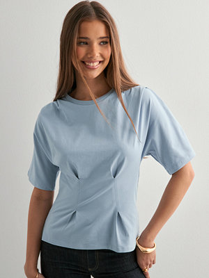 Nelly Waist Focus Tee - Blå