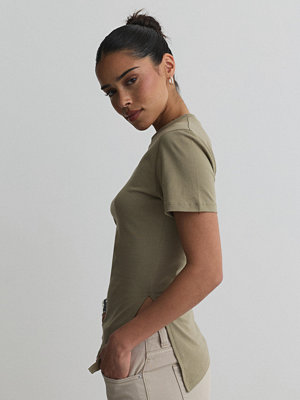 Nelly Asymmetric Tee - Grön