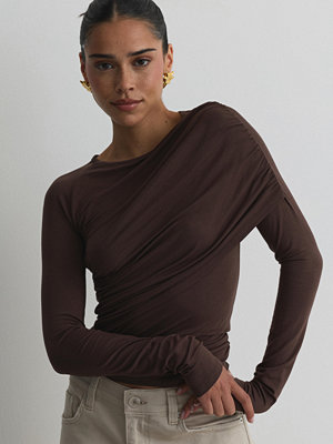 Nelly Soft Drape LS Top - Brun