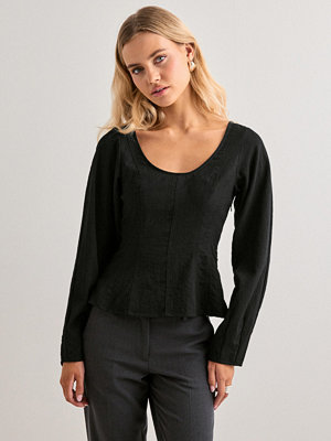 Blusar - Nelly Shaped V-neck Blouse - Svart