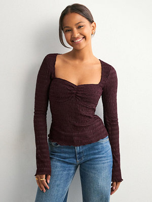 Toppar - Nelly Romantic Structure Sheer Top - Röd