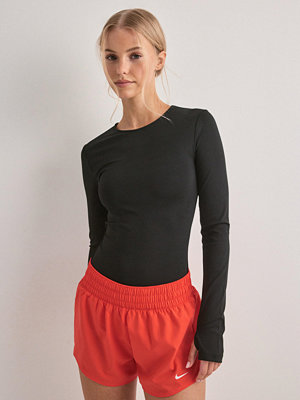 Nike W Nk One Df Mr 3in Br Short - Röd