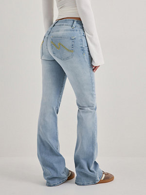 Nelly Low Waist Bootcut Stitch Jeans - Blå