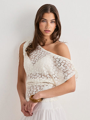Nelly Wonderful Lace Shoulder Top - Vit