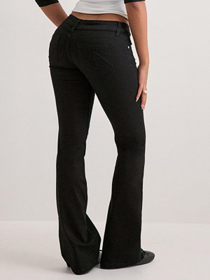 Nelly Ultra Low Bootcut Jeans - Svart