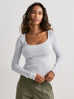 Nelly Perfect Rib LS Top - Grå