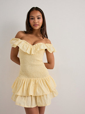 Nelly Smock Flounce Dress - Gul