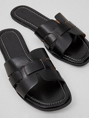 Nelly Flat Sandal - Svart