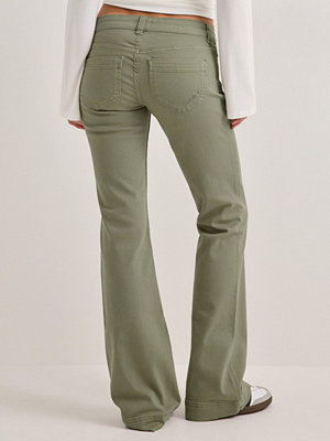 Nelly Super Low Heart Pocket Bootcut Jeans - Grön