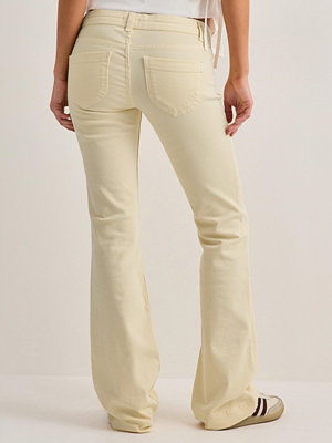 Nelly Super Low Heart Pocket Bootcut Jeans - Gul