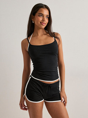 Nelly Contrast Layer Singlet - Svart
