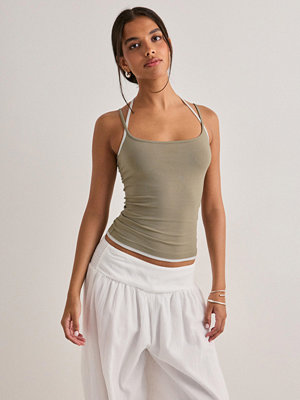 Nelly Contrast Layer Singlet - Grön