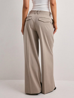 Nelly byxor Volume Back Pocket Striped Pants - Rutigt/Randigt