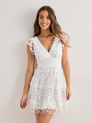 Nelly Embroidered Flounce Dress - Vit