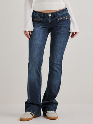 Nelly Super Low Zip Pocket Bootcut Jeans - Blå